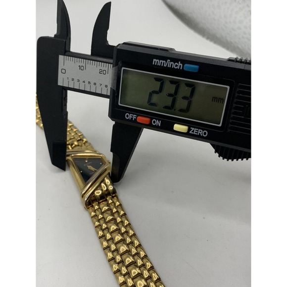 Vintage Elgin Trapezoid Asymmetrical Face Black Dial Gold Tone Bracelet Watch - Picture 8 of 9